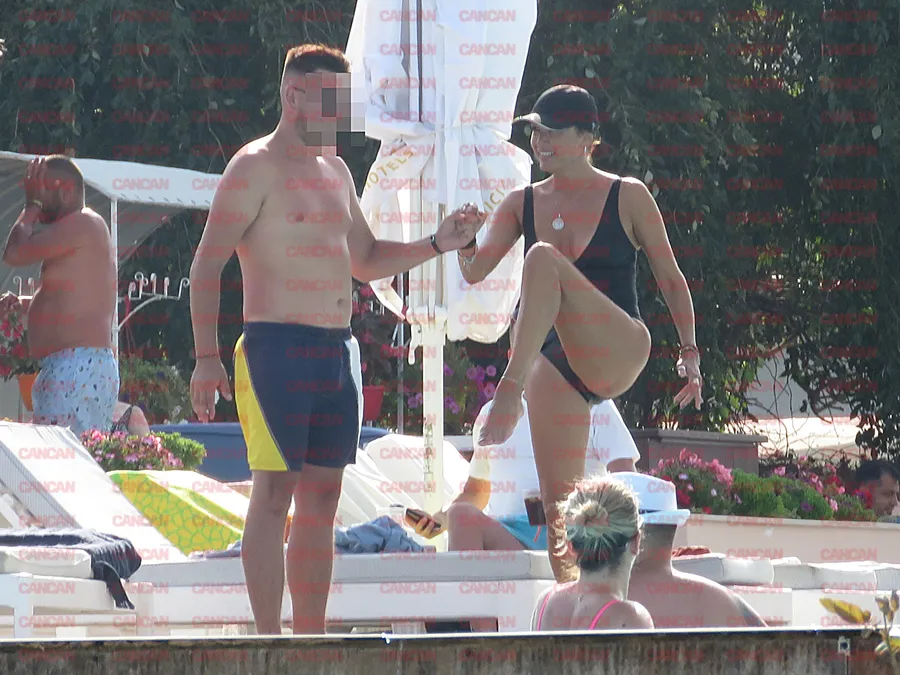 Anca Țurcașiu, alături de un amic