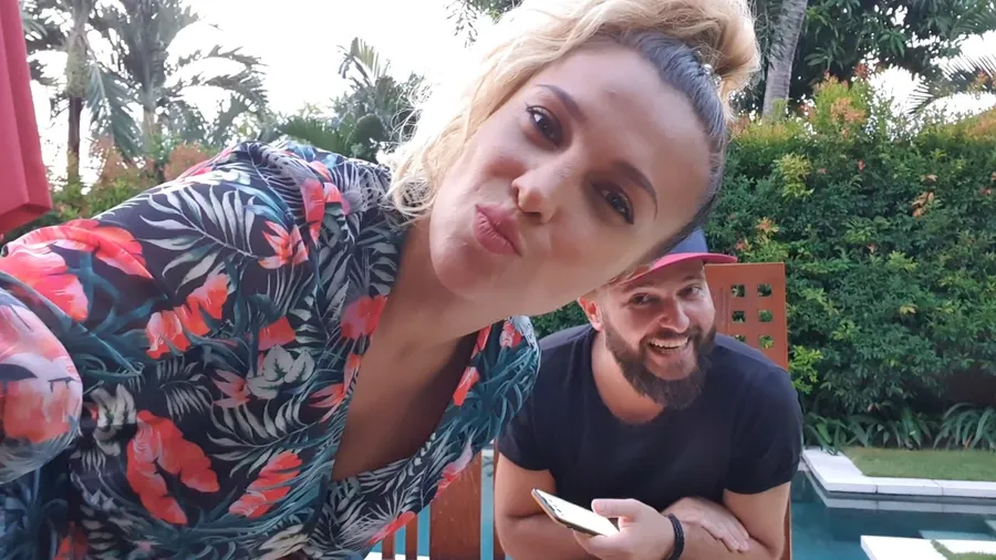 Ghenu i-a citit Lorei întrebările trimise de CANCAN.RO