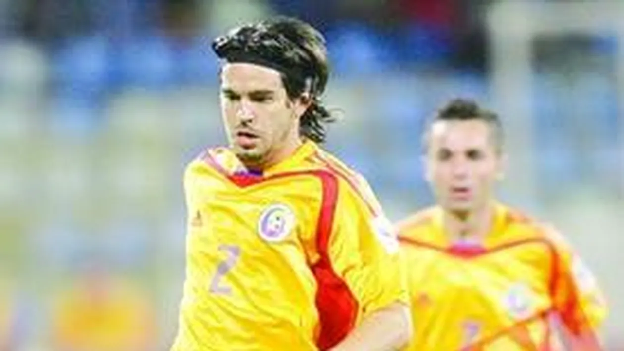 Cu ce este ademenit Contra pentru a semna cu Poli