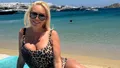 Vica Blochina, într-o formă de invidiat la 50 de ani! Apariția incendiară din Mykonos. A arătat aproape tot prin costumul de baie