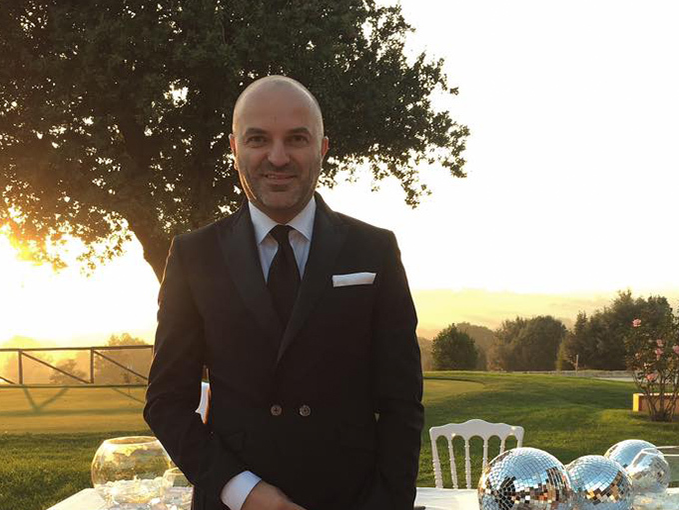 Dan Capatos, probleme la Ambasada SUA. Americanii l-au pus să-și golească geanta și buzunarele, după care… “Mi-au scos tot și…”