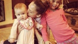 Jessica Alba, mesaj emotionant pentru mama ei: "M-ai invatat sa-mi iubesc copiii"