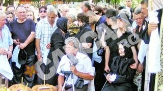 Pilotul Petru Lazar a fost inmormantat cu onoruri militare. Dus la groapa de colegul care a pacalit moartea