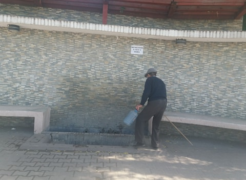 Apă cu porţia, în Dăbuleni în plină pandemie de coronavirus! Oamenii sunt revoltaţi : “Cu ce ne spălăm?”