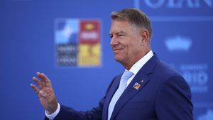 S-a detașat total! Unde a fost surprins Klaus Iohannis în ziua alegerilor prezidențiale