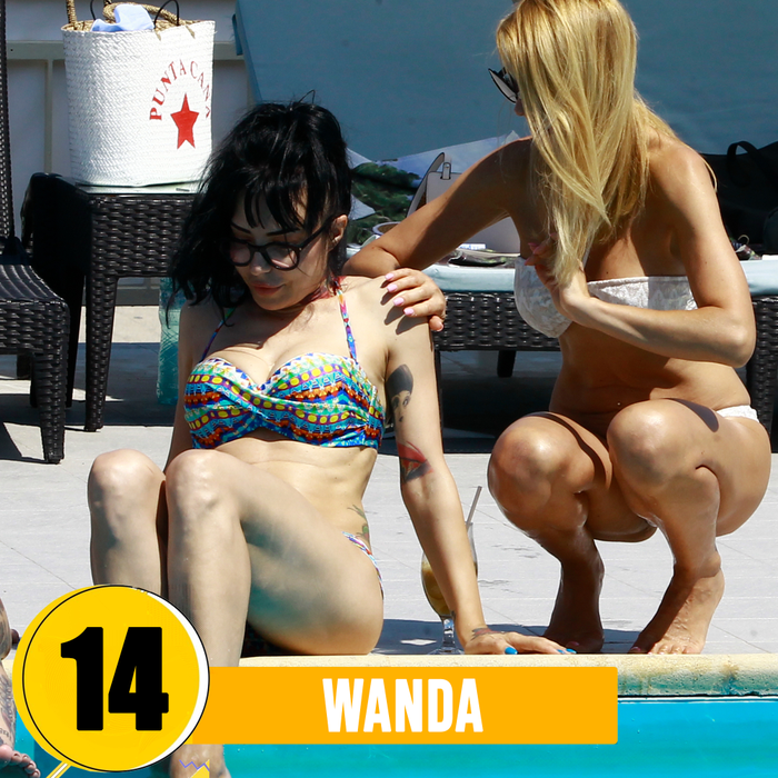 Top 30 bunăciuni la plajă de 1 Mai. S-au dat cu loțiune, s-au așezat pe șezlong și… Vezi pe ce locuri se clasează Andreea Bănică, Daniela Crudu, Bianca Drăgușanu ori Roxana Vancea