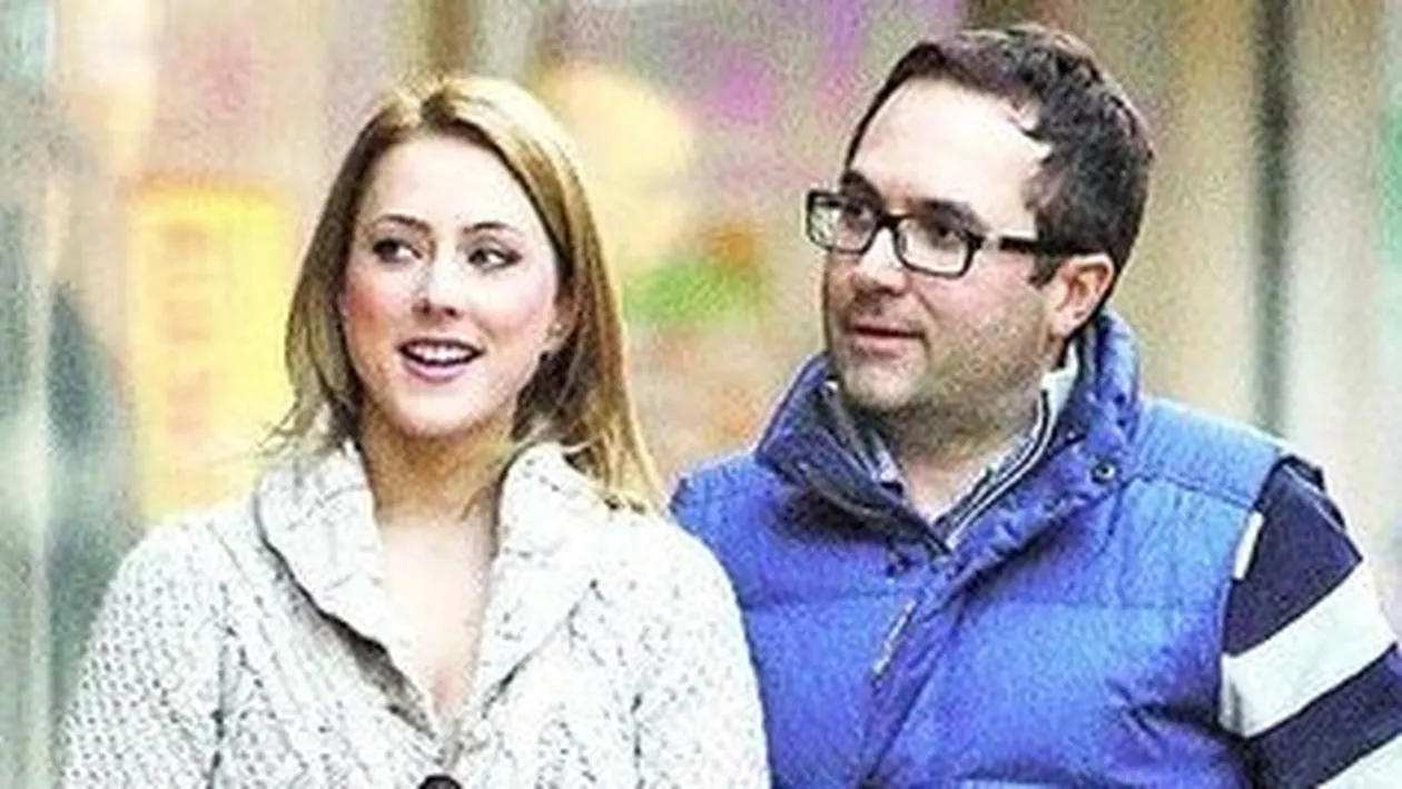 Luiza Bogdan s-a cununat civil la Brasov, iar acum se pregateste pentru ceremonia religioasa. Milionarul Costan o face mireasa in Sardinia