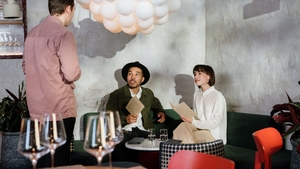 Restaurantul care a impus „taxa pentru adulții care nu pot fi părinți” a enervat la culme o clientă. Incredibil cât i-au pus în plus pe nota de plată