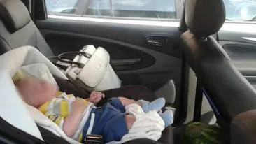 Gemeni de 5 luni morți, după ce tatăl lor i-a uitat în mașină