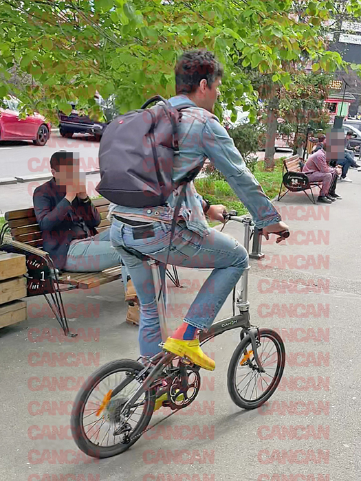 Cântărețul a ales un mijloc de transport ergonomic și prietenos cu mediul