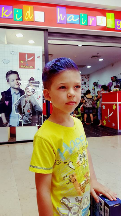 DINU MAXER le-a arătat tuturor că i-a vopsit părul băieţelului său! Iată imaginile