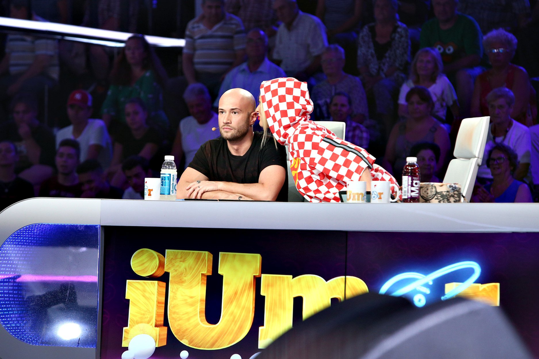 A renunțat sau nu Mihai Bendeac la viciul său nociv?! Ce se întâmplă cu actorul la câteva luni după ce a anunțat să se lasă de fumat