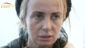 PLÂNGE şi CERUL DE DUREREA DANIELEI GYORFI! Topită de jale la capataiul mamei sale! Nu si-a desprins mainele de pe cosciug