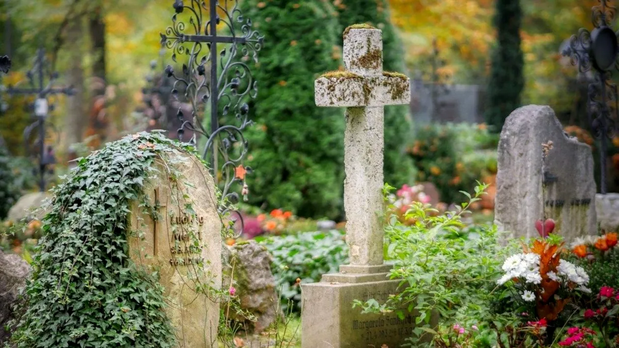 O femeie din Italia a murit lângă mormântul fostului său soț, de Ziua îndrăgostiților