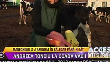 VIDEO Andreea Tonciu a muncit la coada vacii! Afla cum s-a descurcat vedeta cu animalele de la ferma!