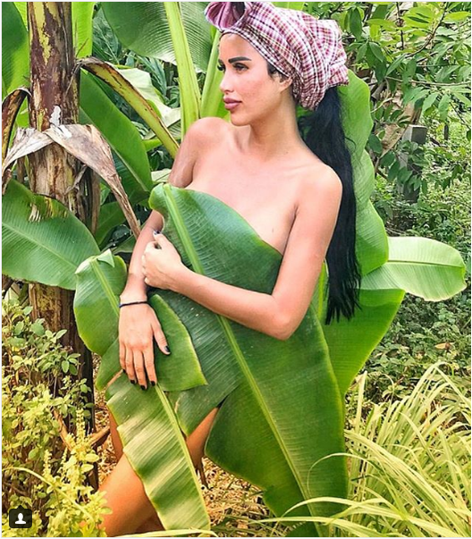 Cruduţa a pozat topless în Cambodgia! Fanii s-au îngrijorat când au văzut imaginea fierbinte
