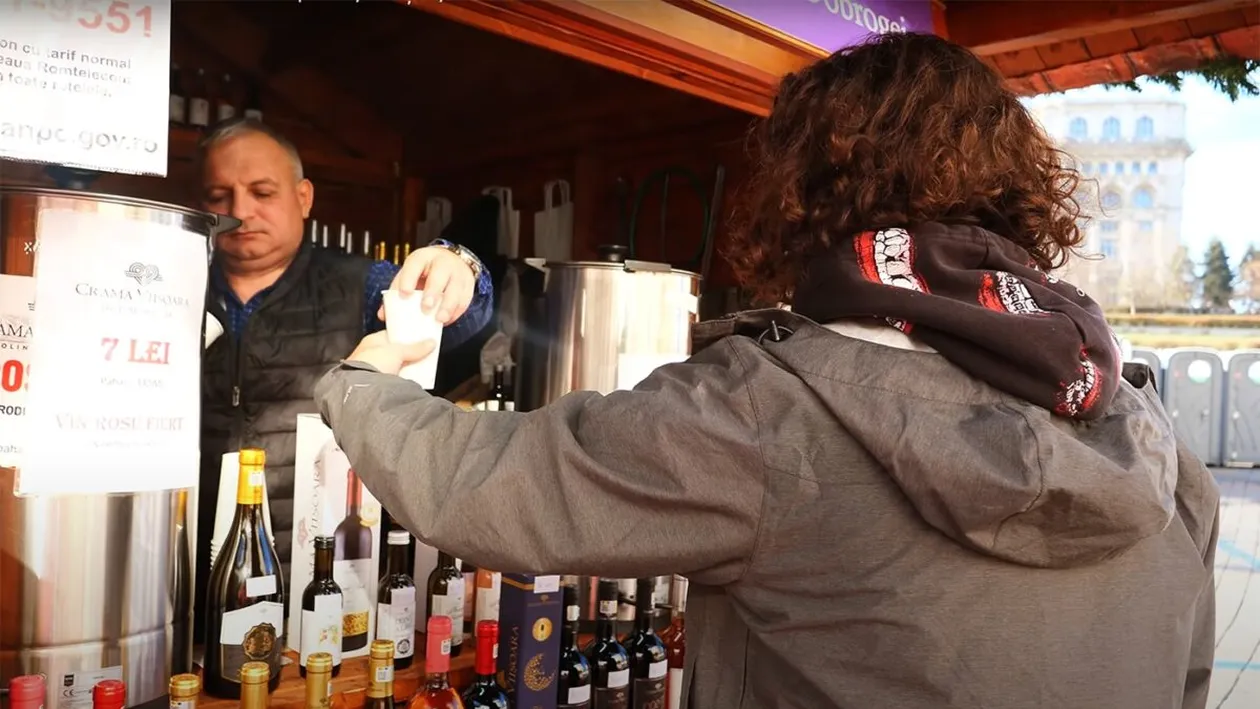 Câți lei primesc vânzătorii de la Târgul de Crăciun 2023 din București, pentru o lună de muncă și stat în frig