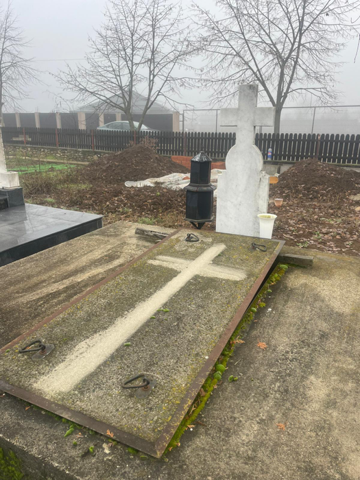Ce a apărut la căpătâiul Marilenei, mama Mihaelei Rădulescu? Imagini tulburătoare de la priveghi