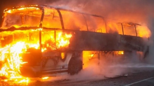 Cel puţin 44 de morţi într-un accident de autobuz produs în sudul Indiei: "În prezent sunt deţinuţi pentru a fi interogaţi"