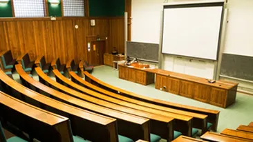 O profesoara de matematica din Mehedinti face furori pe Internet intr-un film porno