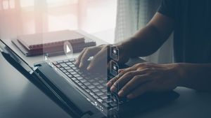 Cozile de la ghișee se mută în online. Cum primești număr de ordine și cum știi că e rândul tău