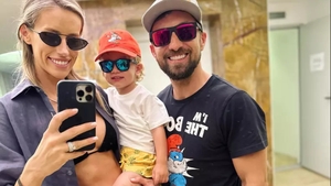 Situaţie ireală cu bona aleasă de Dani Oţil pentru Tiago: "Omul a ieşit din baie cu capul în flăcări"