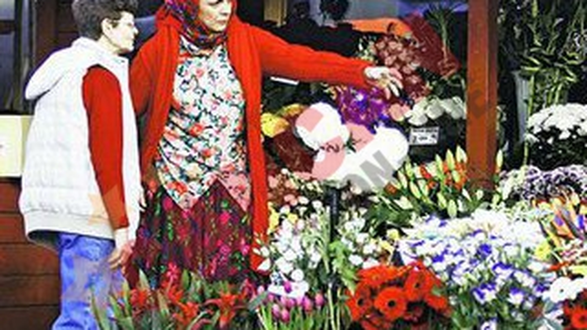 "Flacarica", deghizata in florareasa