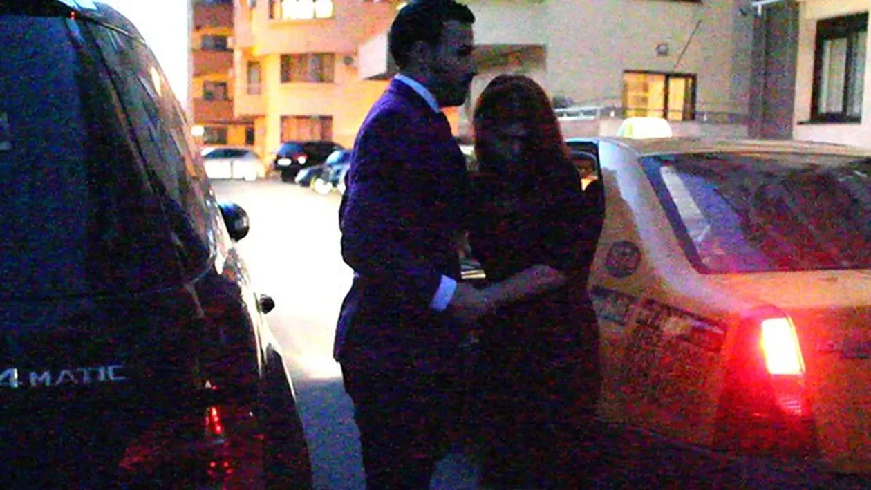 Roscata “printului” a intrat in pamant de rusine! Femeia care a vomat in fata casei lui Cristea a fost mustrata de sefi!