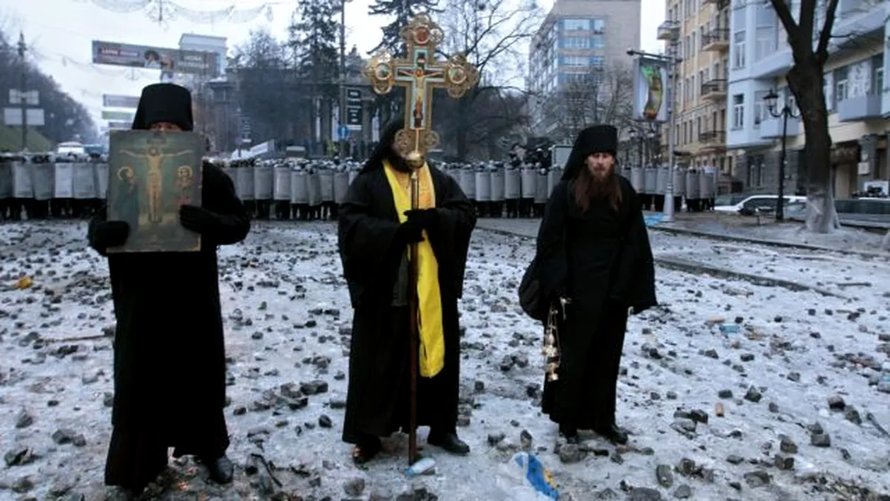 În Rusia, rugăciunile sunt un lux! Vrei să ştii care e valoarea lor în bani?
