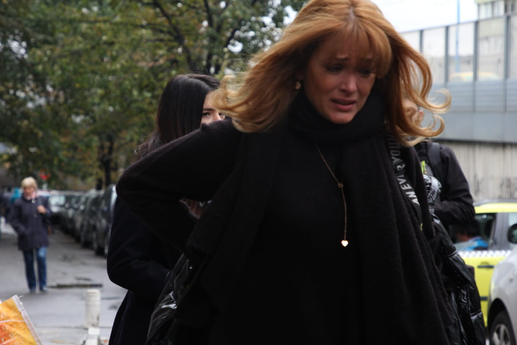 Anca Țurcașiu, răpusă de durere la înmormântarea lui Mihai Constantinescu