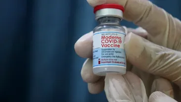 1,63 milioane de doze cu vaccin Moderna au fost contaminate. Descoperirea a fost făcută de un farmacist