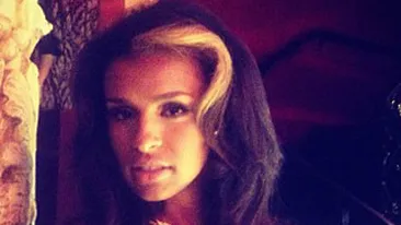 Cantareata Melody, de la Pussycat Dolls, aparitie de senzatie la petrecerea Elle! A venit cu o rochie complet transparenta prin care s-a vazut tot!