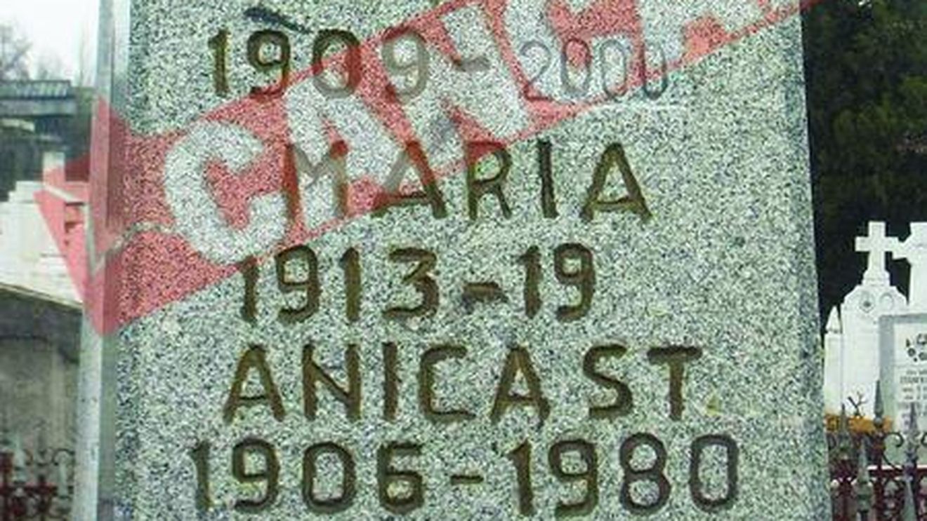 Pesimisti cand Si-au trecut anul mortii pe mormant