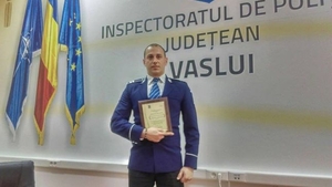 Polițist din Vaslui, obligat de instanță să plătească daune morale unui hoț prins în flagrant