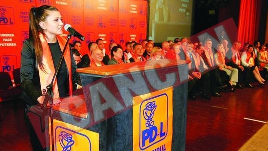 Elena Basescu, la tribuna PD-L: "Imi salut colegii de gradinita"