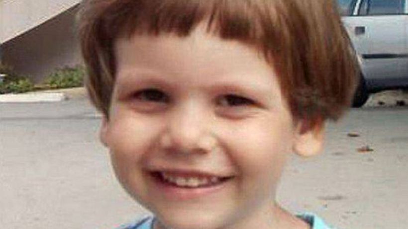 Declaratii contradictorii, personaje dubioase, reactii bizare. Ce nu se leaga in cazul lui Ionut, copilul sfasiat de caini?