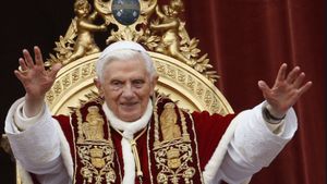 Reacție fără precedent a fostului Papă Benedect al XVI-lea: ”Vor să mă reducă la tăcere!”
