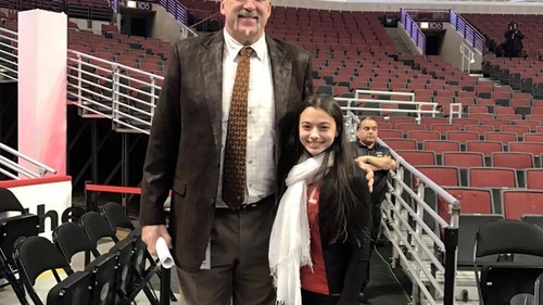 LAURA BRETAN, demonstraţie de talent! A cântat imnul Americii la mechiul echipei Chicago Bulls

