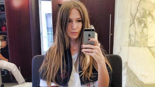 Fanii au ramas fara cuvinte! Ce schimbare de look si-a facut Adela Popescu!
