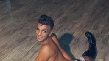 Vezi ce talent ascuns are un finalist de la Romanii au talent! Danseaza pe tocuri de 15 cm, imbracat doar in chiloti tanga