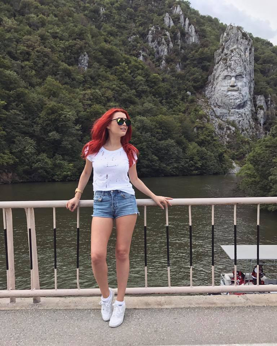 Elena Gheorghe şi-a uimit fanii cu pozele de după naştere