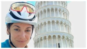 Româncă spulberată de o mașină în Italia. Femeia mergea cu bicicleta când a fost lovită