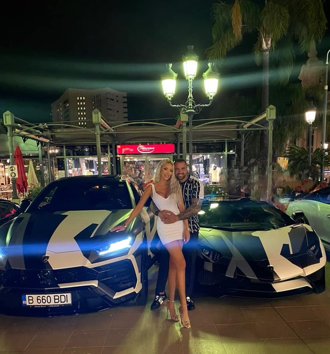 Carmen de la Sălciua i-a dat o lecție de viață fostei prezentatoare de la Kanal D, Bianca Drăgușanu: “Răutatea e o boală! Câinii latră, ursul trece”
