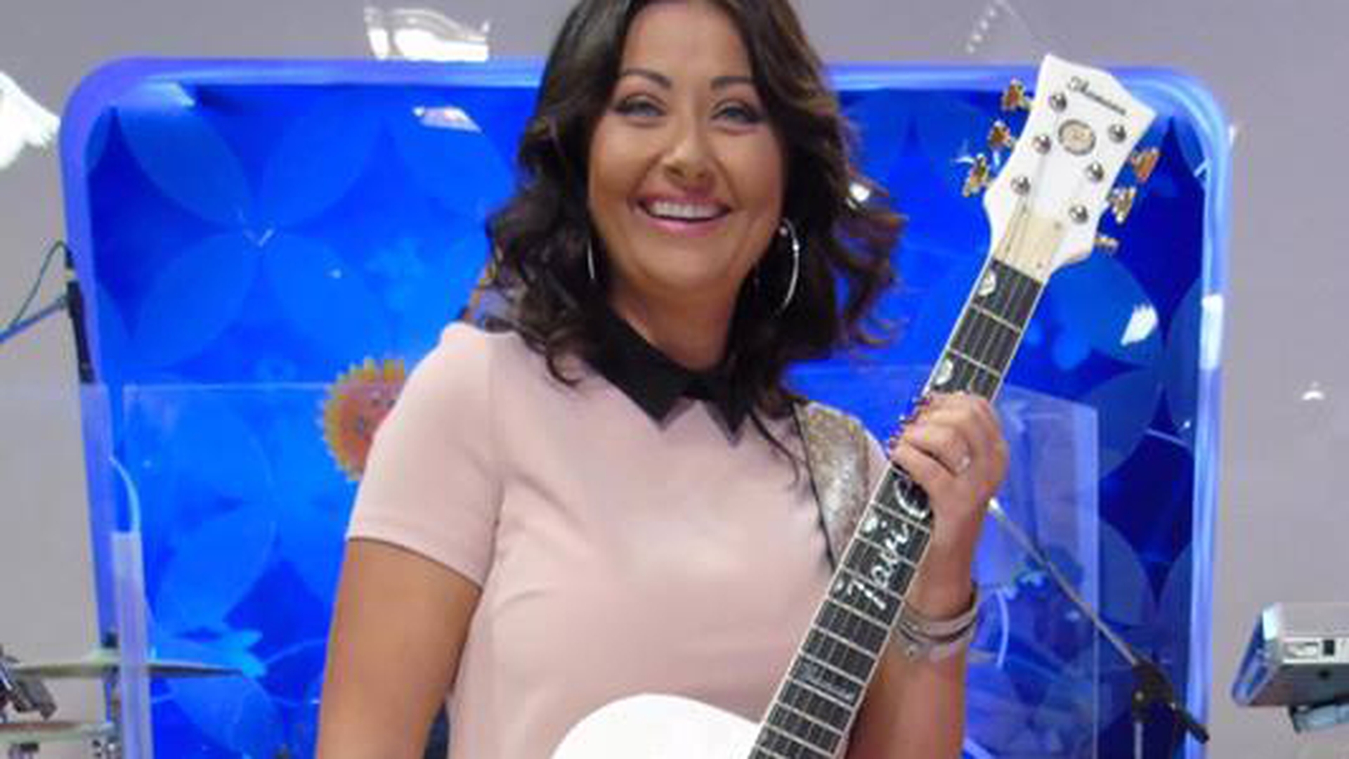 GABRIELA CRISTEA renunţă la televiziune? Vedeta a ,,îmbrăţişat’’ o nouă meserie:,,Spor la treabă‘’