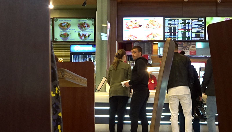 Nistor se uită după nişte prieteni