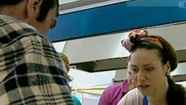 VIDEO Sotia lui DJ Optick a flirtat cu oamenii sarmani ca sa castige la Masterchef!