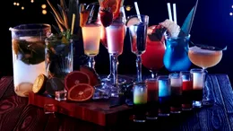 Băuturile care te pot trimite direct pe masa de operație. Ce ingredient îți poate exploda stomacul