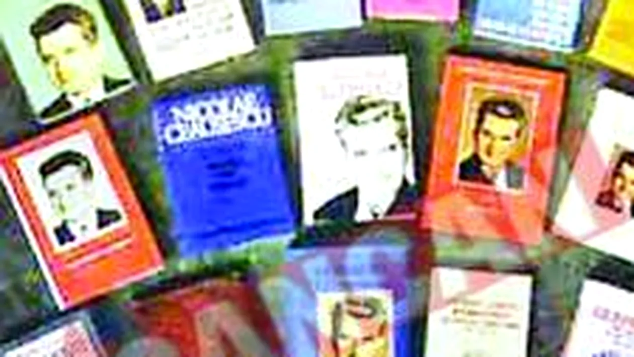 Operele cu omagiile lui Ceausescu se vand pe internet ca painea calda