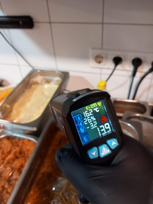 Ce au pățit 3 familii după ce au mâncat într-un restaurant din Harghita! Piedone a intrat iar în acțiune, imaginile sunt de nedescris