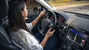 Ce amendă a primit o femeie după ce a anunțat pe Facebook unde este radar. Neplata duce la închisoare